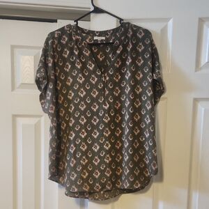 Maurices Olive Green Short-Sleeve V-Neck Blouse with Pink Pattern